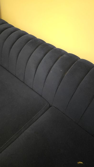 Диван стильный в хорошем состоянии.