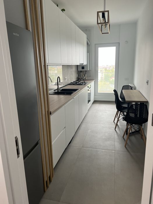 Inchiriez apartament 2 camere, terasă 17 mp, vedere Lacul Morii