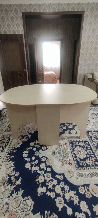 Срочно продается стол книжка