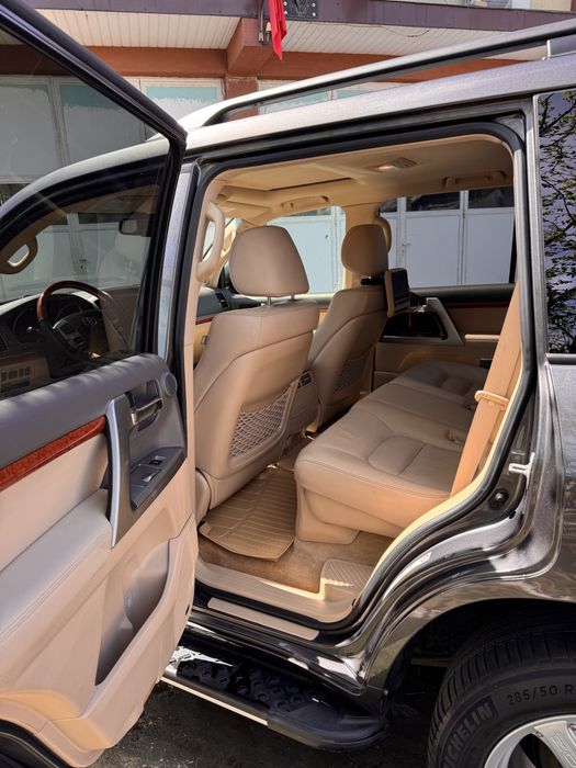 Toyota Land cruiser 200 facelift diesel