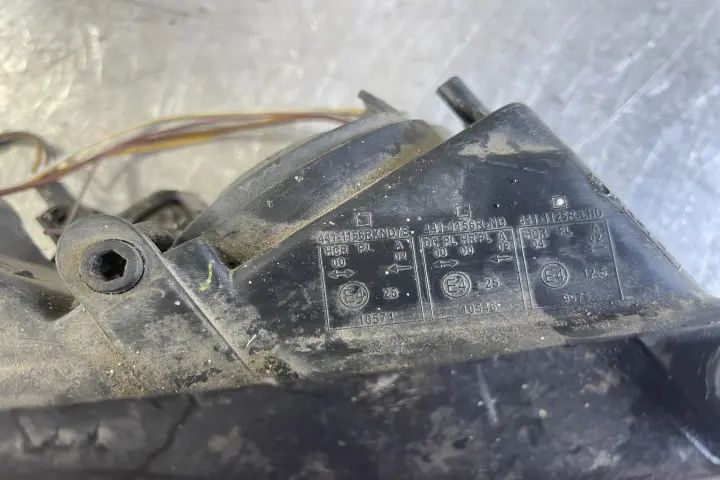 Far dreapta 4411156RXND7E / 441-1156RXND7E Volkswagen VW Passat 2000