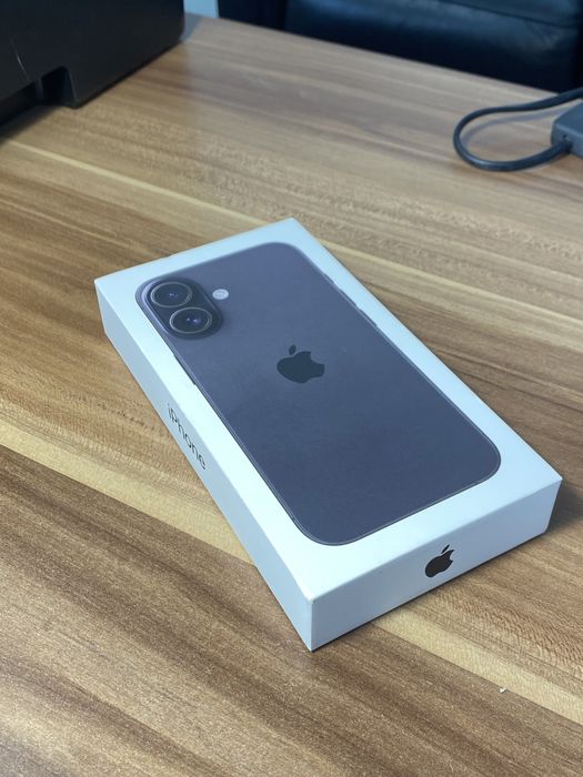 iPhone 16• 128 GB • Black