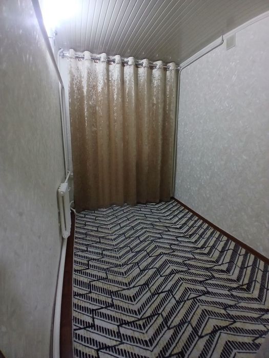 Продам 2 ком переделанная в трехкомнатную 77 серия Согдиана Париж