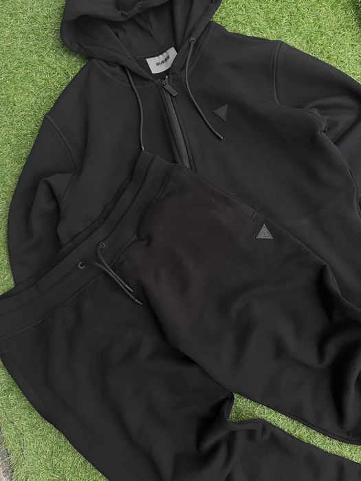 Мъжки спортен екип : GUESS L