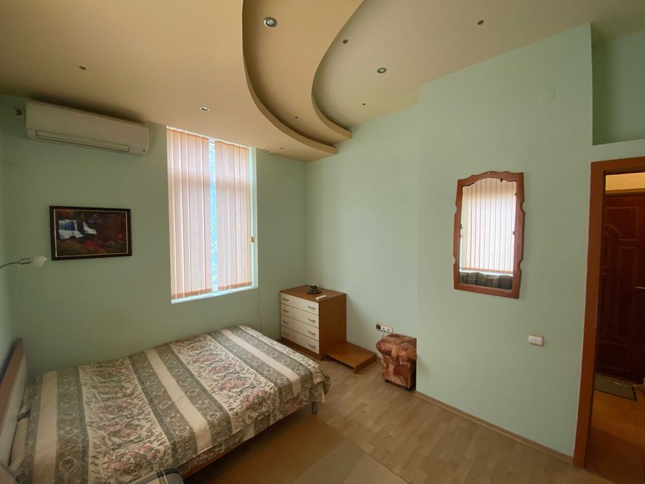 Дава се под наем Тристаен апартамент в Бургас, Център - 120 кв.м за 331.5 € - Снимка #20