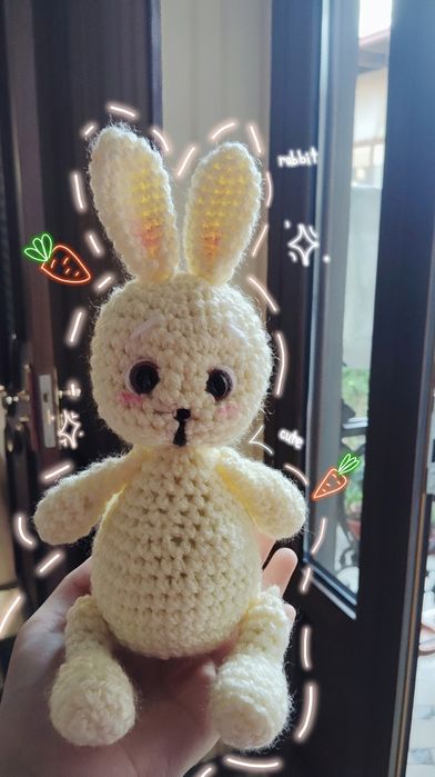 Вязанный зайка. Toʻqilgan quyon.