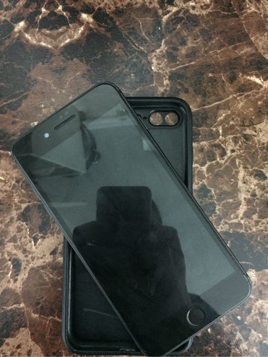 Айфон 8 плюс.