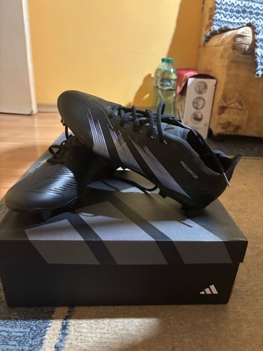 Бутонки Адидас Predator 44 2/3 3-ти клас чисто нови