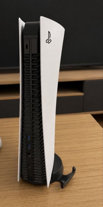 Продам PS5 в идеальном состоянии
