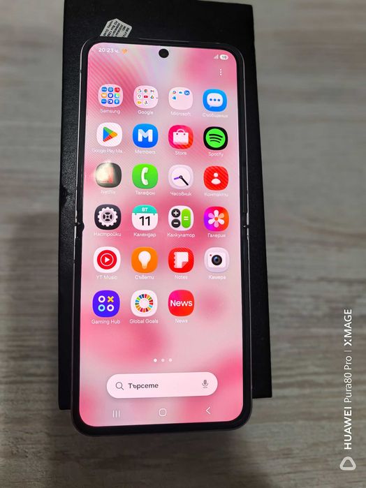 Продава се Samsung Z flip 6 в перфектно састояние без забележки 12GB 256 палене комплект телефона е купуван от зора