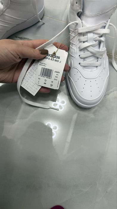 Adidas hoops нови кецове