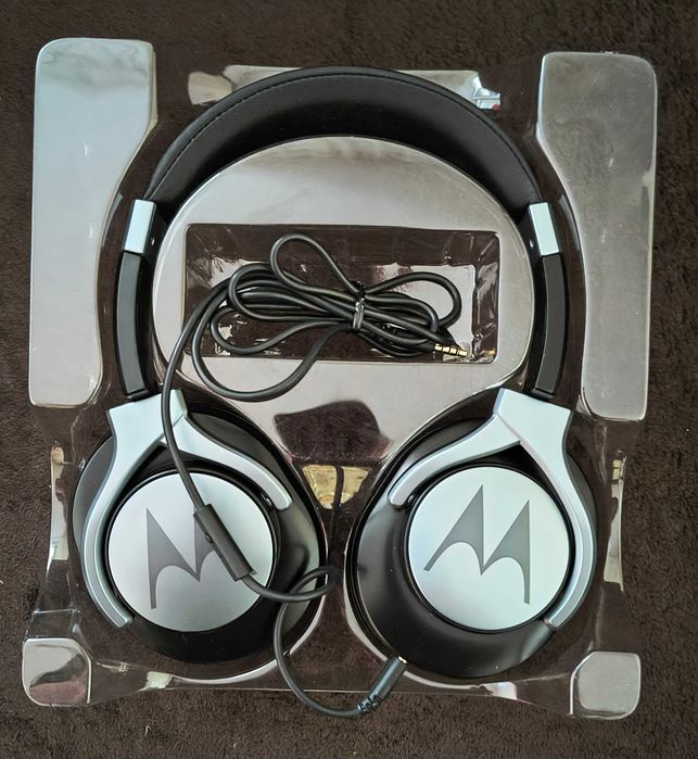 Casti  Motorola  Pulse Max  negre, cu  fir - Noi