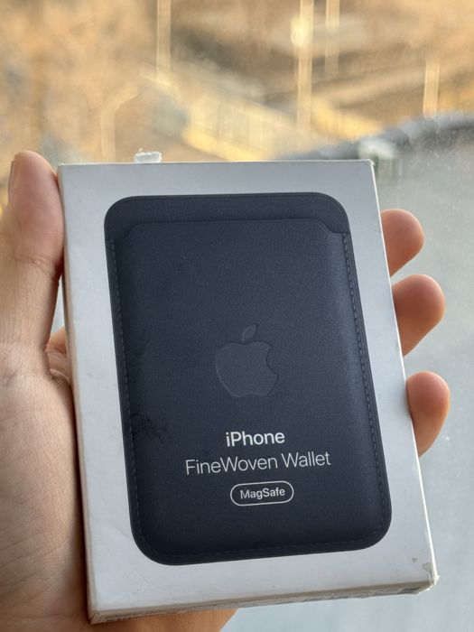 iPhone FineWoven Wallet MagSafe