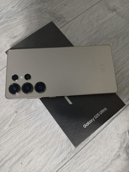 Samsung Galaxy S25 Ultra 256GB / 12 GB RAM Impecabil 10/10