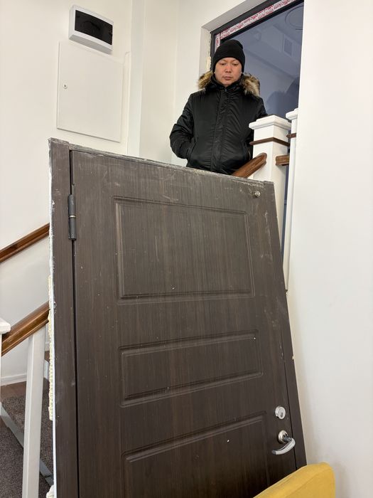 Продам железную дверь