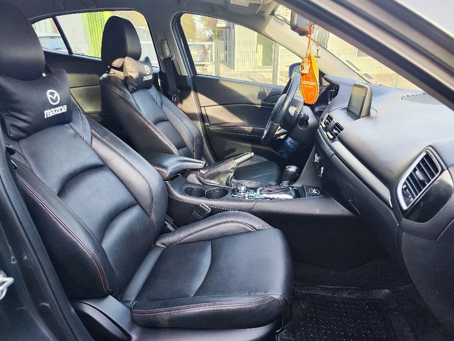 Продавам МАЗДА 3 2.5 Скайактив