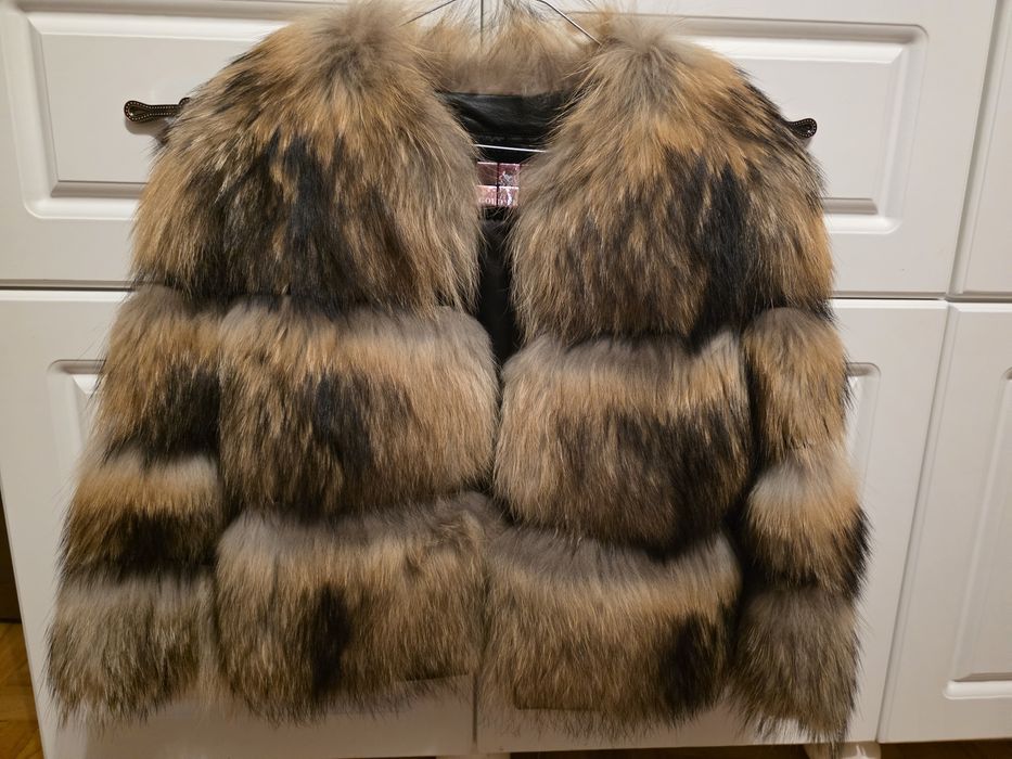 Vand blana naturala vulpe, si piele , noua fără eticheta  mărimea xs