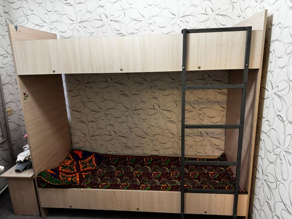 Кровать двухъярусная