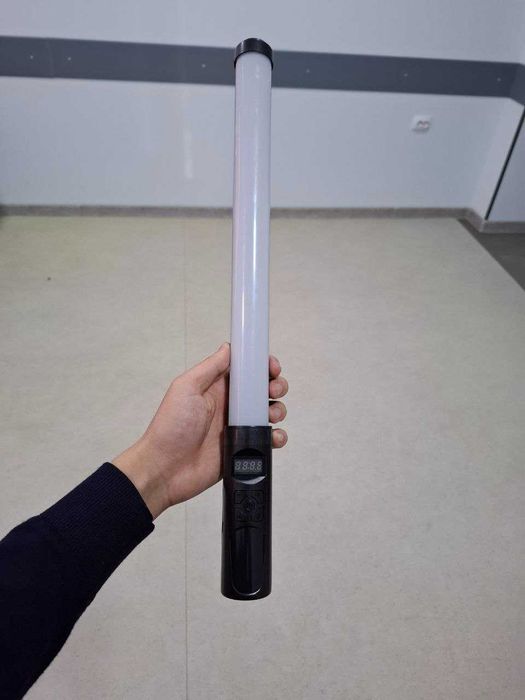 Продаю 4 LED лампы RGB!