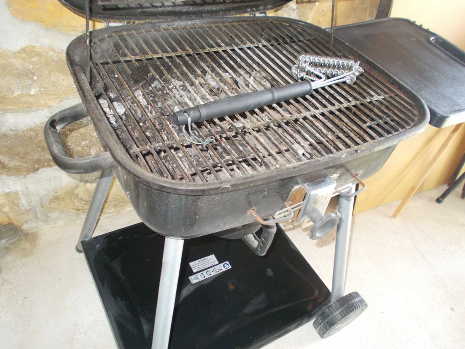 MASTER Grill&Party Барбекю на дървени въглища с капак