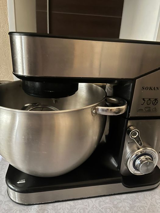 Продается хороший миксер