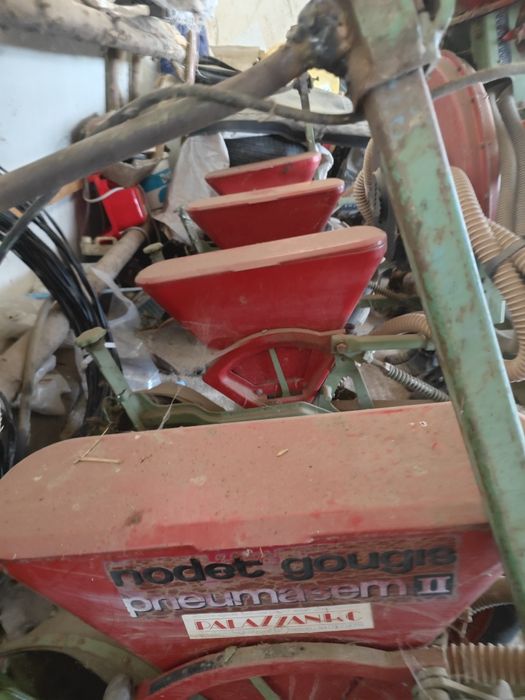 Semănătoare Nodet 4 Secții ptr porumb și floarea soarelui