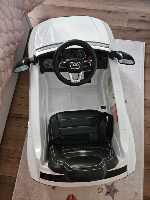 Акумулаторен джип Audi RS Q8