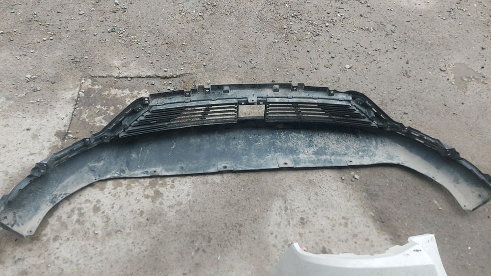 Юбка переднего  бампера BYD