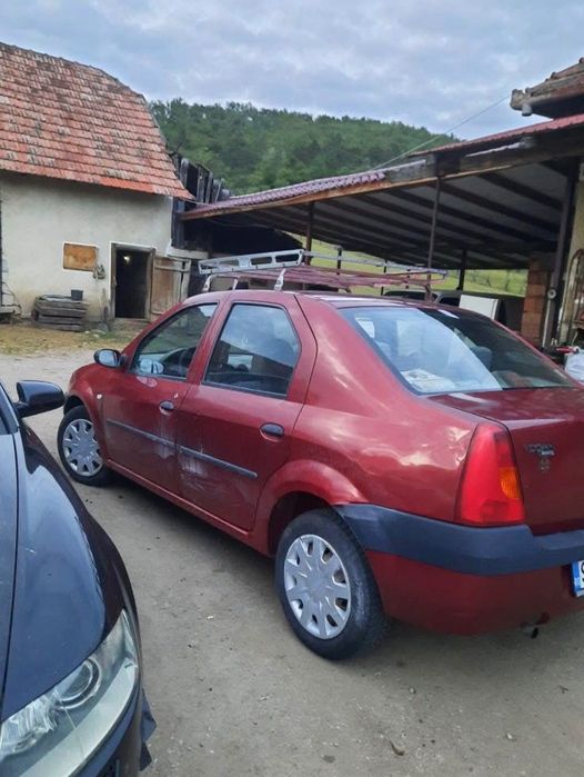 Vând Dacia logan
