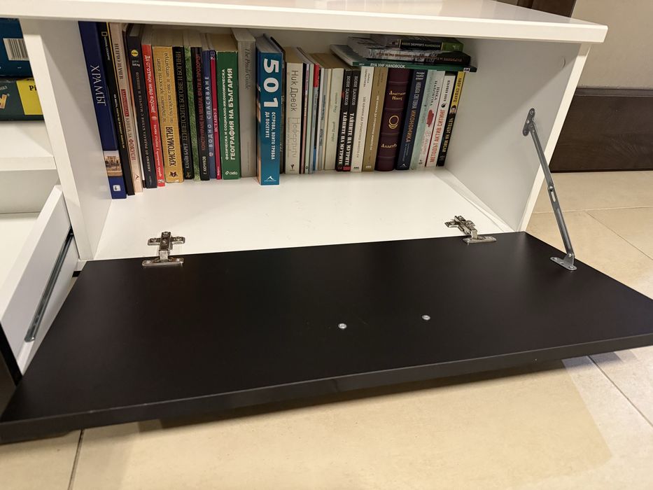 Холна секция бяло и черно