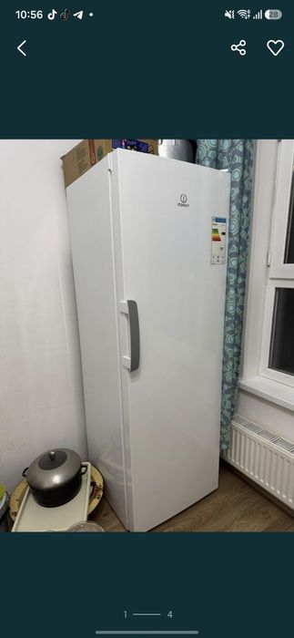 Морозильник indesit, хорошего качества, белая, чистая, невредимая, все