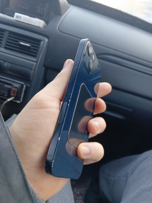 Продам IPhone 13/128