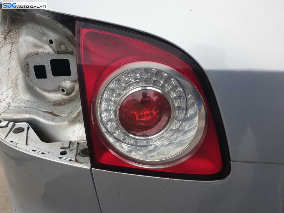 Stop Lampa Tripla Stanga de pe Hayon Haion Portbagaj Volkswagen Golf 5 Plus 2004 - 2008 [C1438]