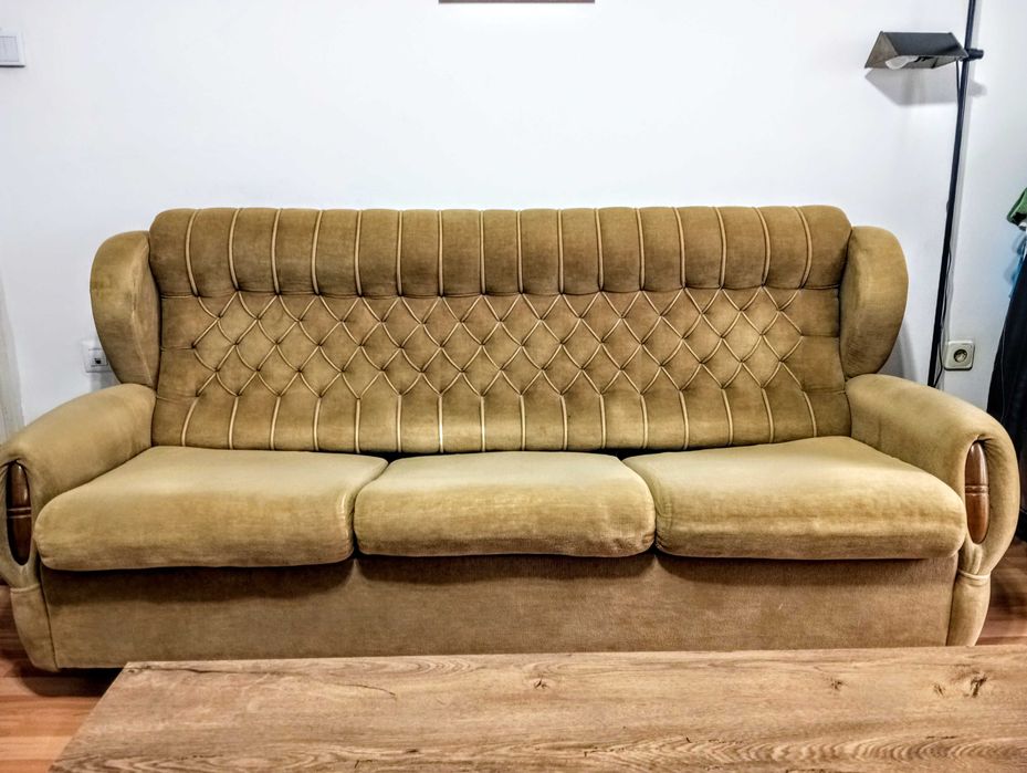 Продавам  диван и 2  кресла