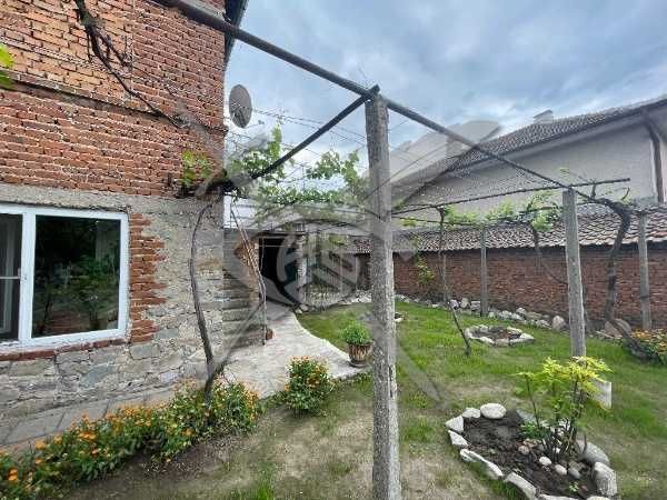 Продава се Къща в с. Крумово, Област Пловдив - 250 кв.м за 521 €/кв.м - Снимка #2