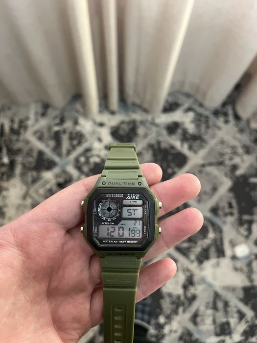 Продам часы новые