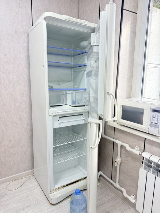 Холодильник Indesit
