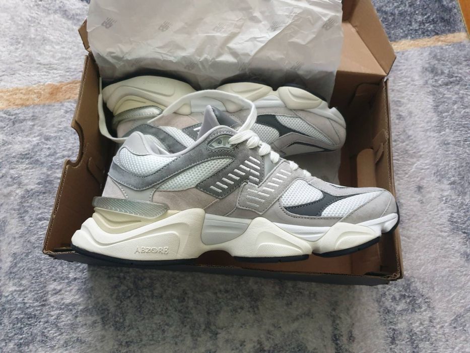 Обувки new balance 9060