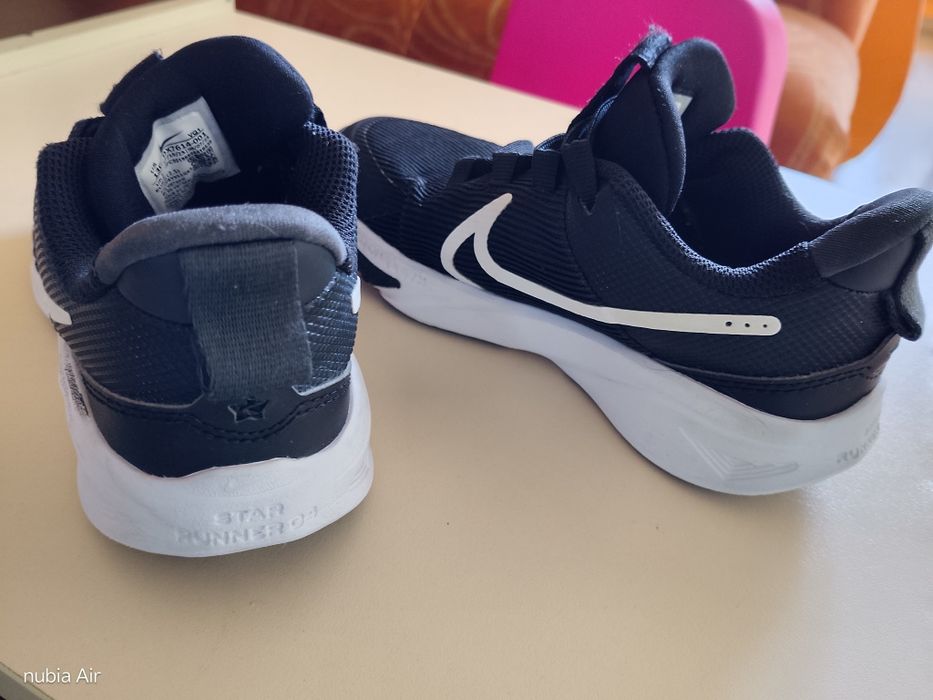 Маратонки   Nike