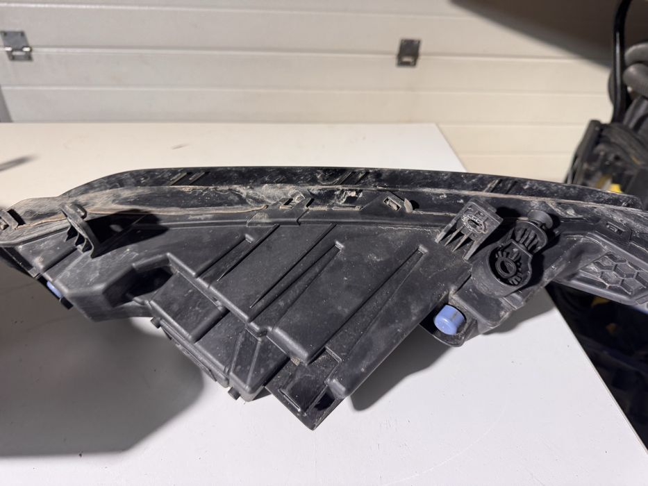 Proiector ceata Led stanga Skoda Superb 3