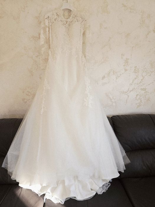 Rochie de mireasa cu voal  made în Abu Dhabi