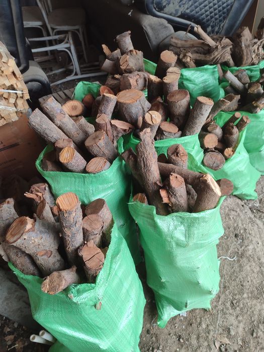 Дрова черешни и виноградной лозы 80000 сум мешок