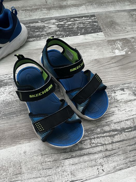 Сандали Skechers и маратонки Decathlon 33н