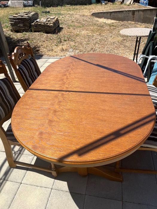 Трапезна маса  със четири стола