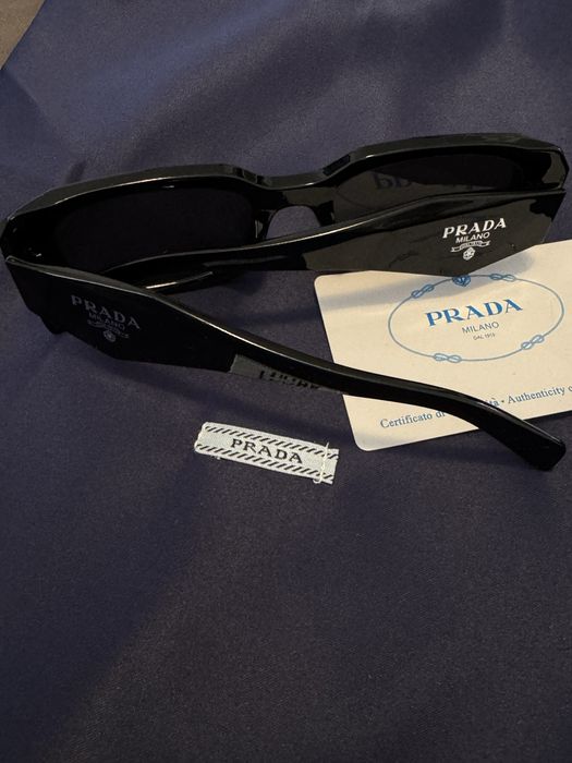 Ochelari de soare Prada
