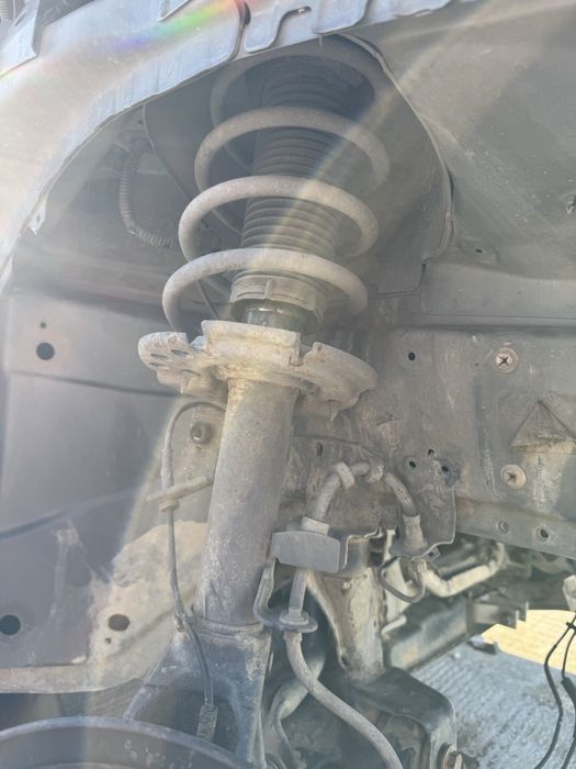 Fuzeta fata amortizor complet cu arc si flansa Ford Focus 3 2012-2018