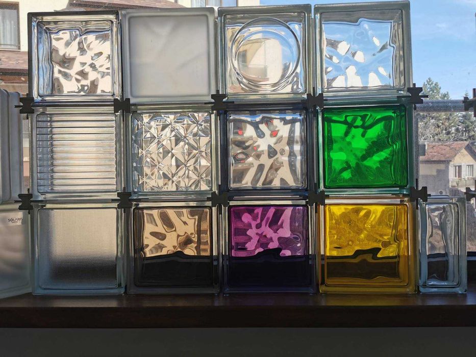 Стъклени тухли различни видове