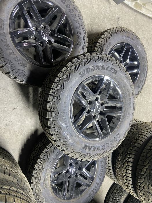 Комплект диски с шинами грязевые 275/65/18 Шевролет.