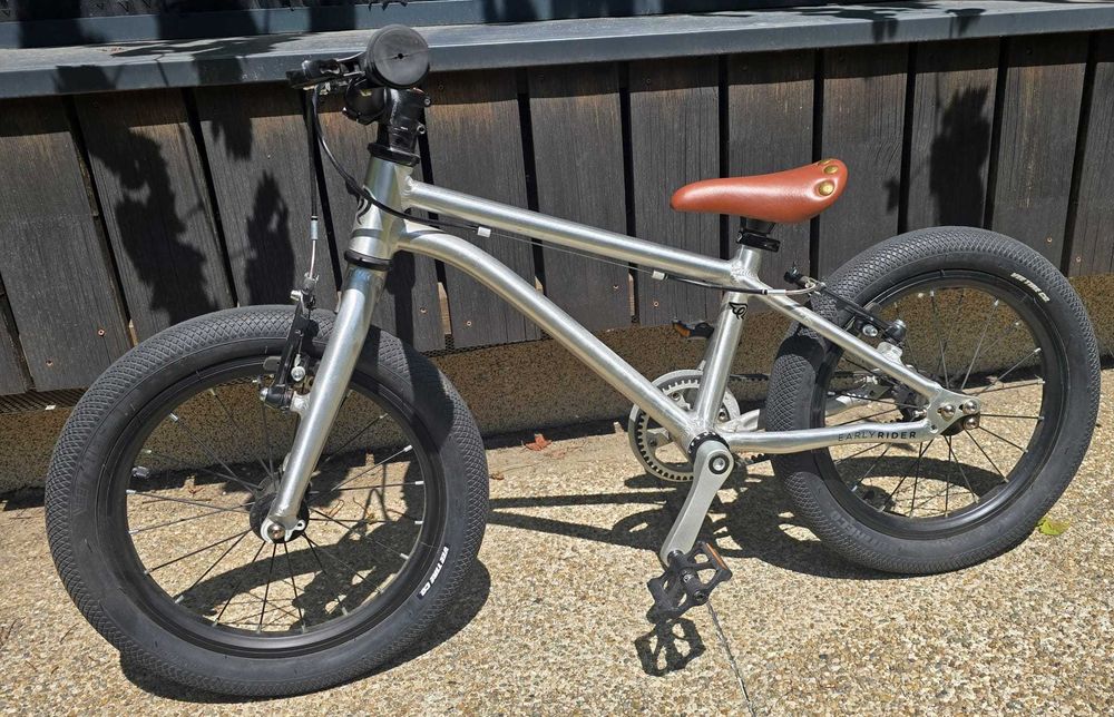 Bicicletă copii Early Rider Belter 16”  – 5,7 kg === transmisie pe curea ===