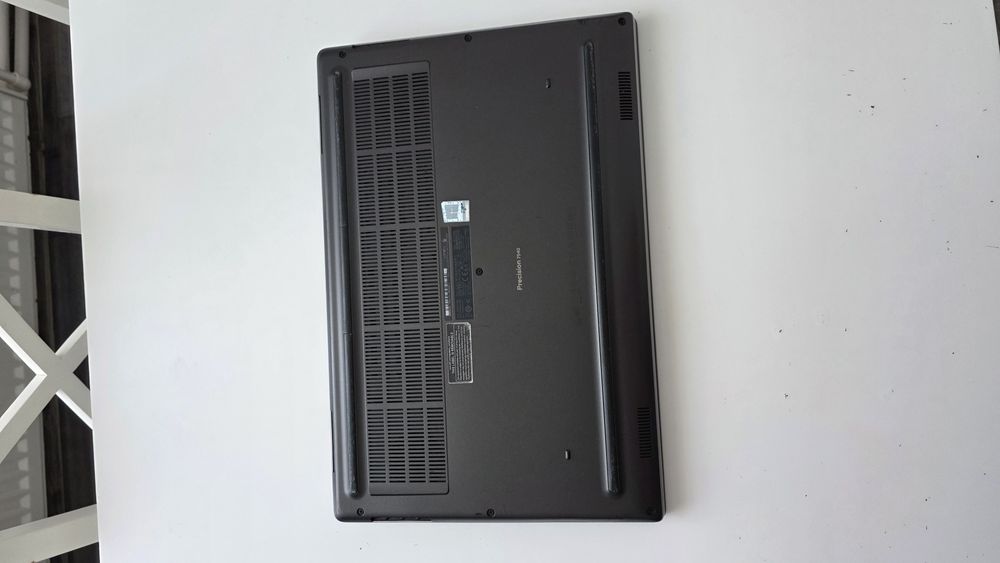 WorkStation Dell Precision 7540 i.7 9750H 32 gb ddr4 Nvidia Quadro Rtx 3000 6 gb ddr6
